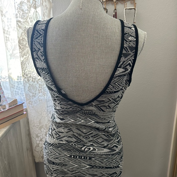 Coogi Intarsia Sweater Dress Size Small - Picture 4 of 5